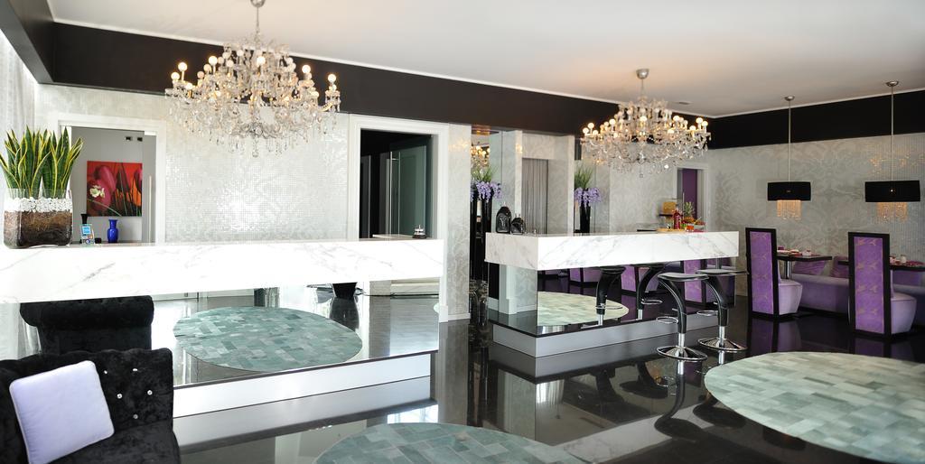 Hotel In - Lounge Room 카자고디피아니가 외부 사진